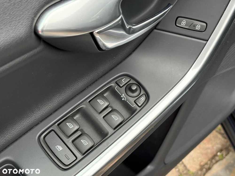 Volvo V60 D3 Summum - 11