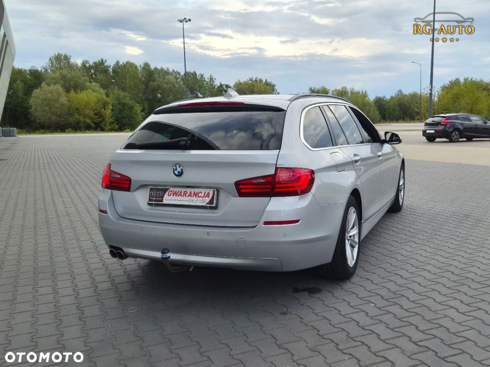 BMW Seria 5 525d xDrive Luxury Line - 10