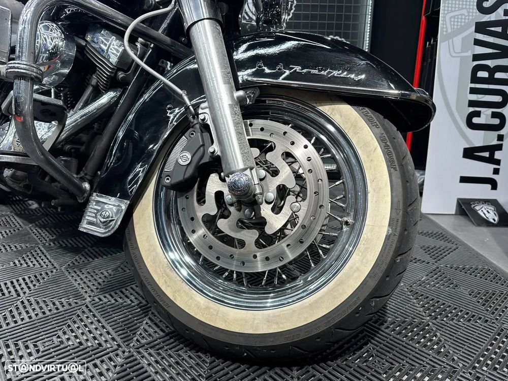Harley-Davidson FLHR C ROAD KING CLASSIC - 13