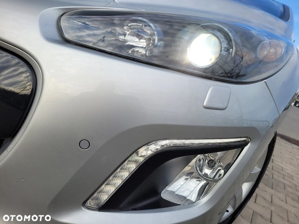 Peugeot 308 e-HDi FAP 115 Stop&Start Business Line Niveau 1 - 4