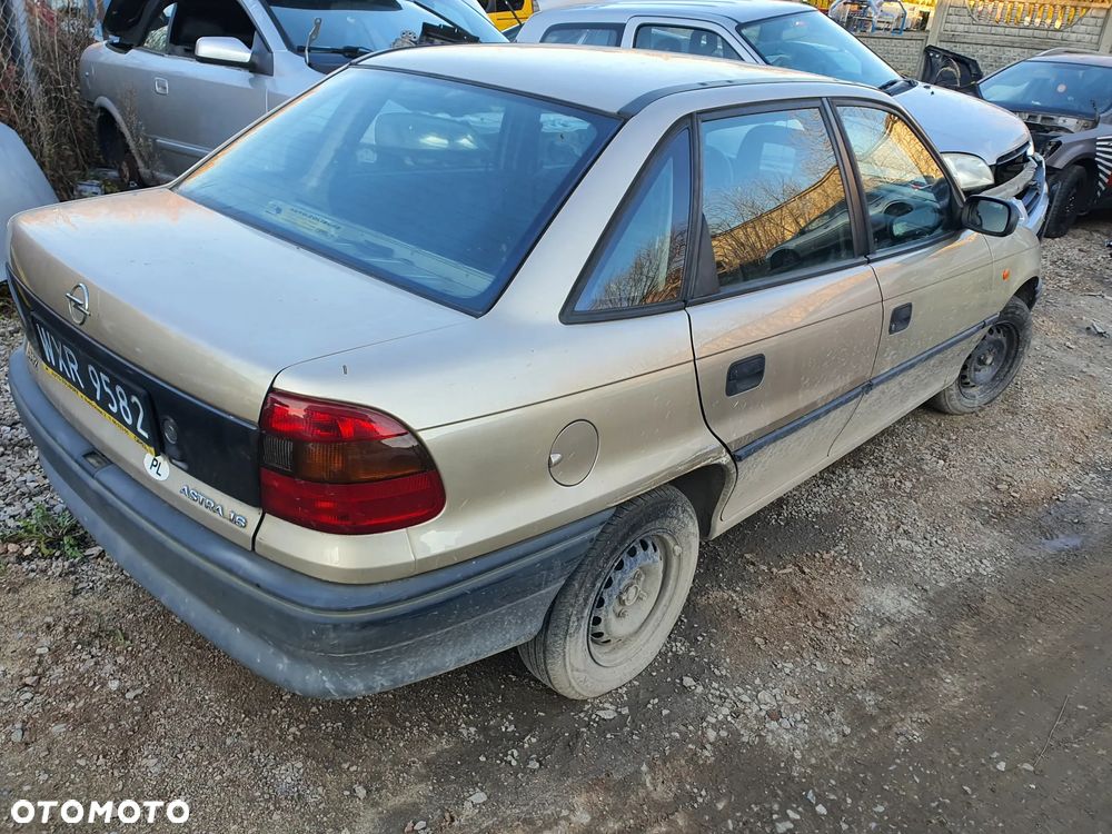 opel astra F Z489 maska zderzak lampa grill błotnik drzwi zbiornik paliwa szyba lusterko klamka - 2