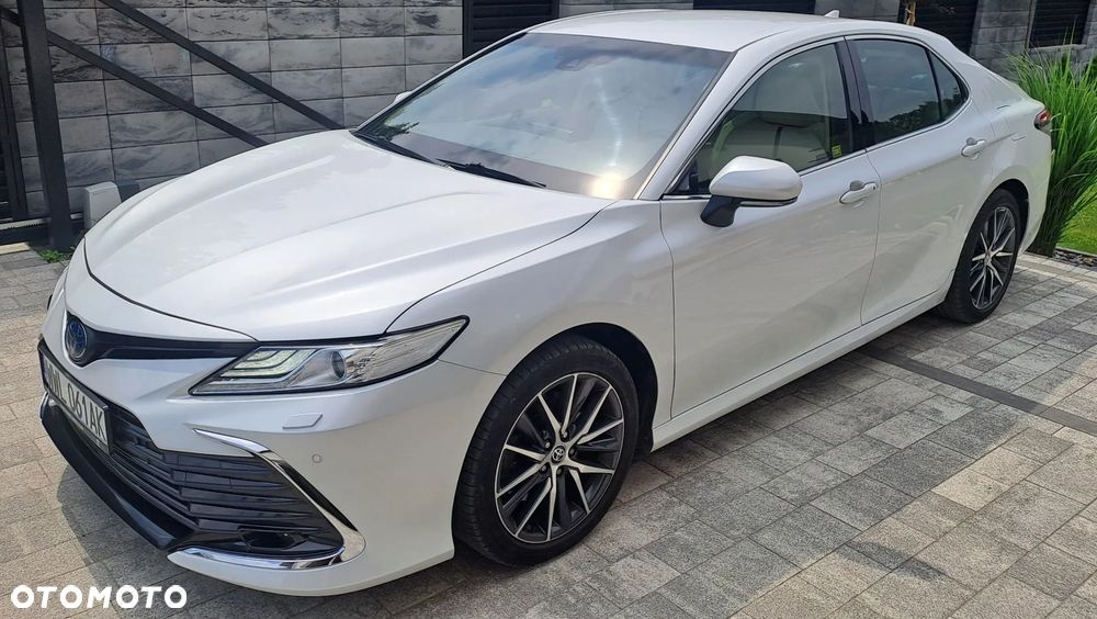 Toyota Camry 2.5 Hybrid Executive CVT - 2