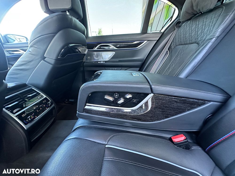 BMW Seria 7 745e - 20