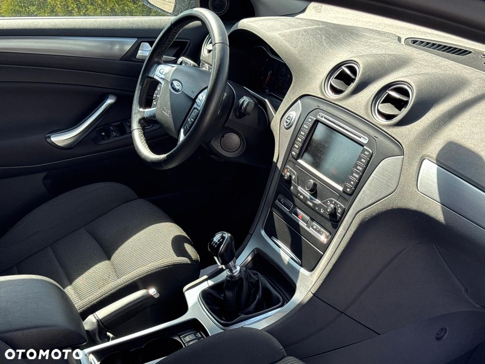 Ford Mondeo 2.0 TDCi Black Magic - 27