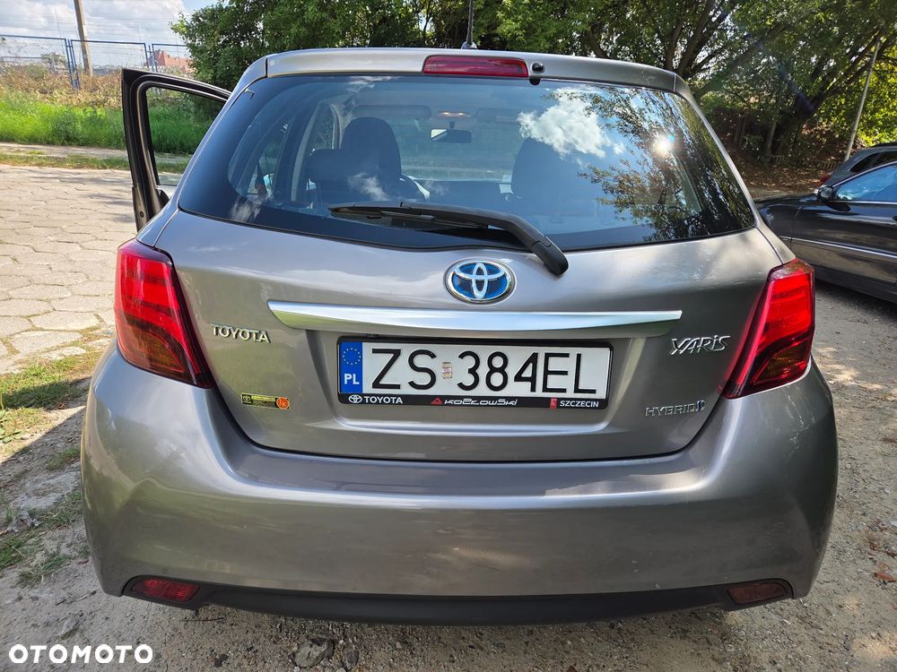 Toyota Yaris Hybrid 100 Premium EU6 - 7