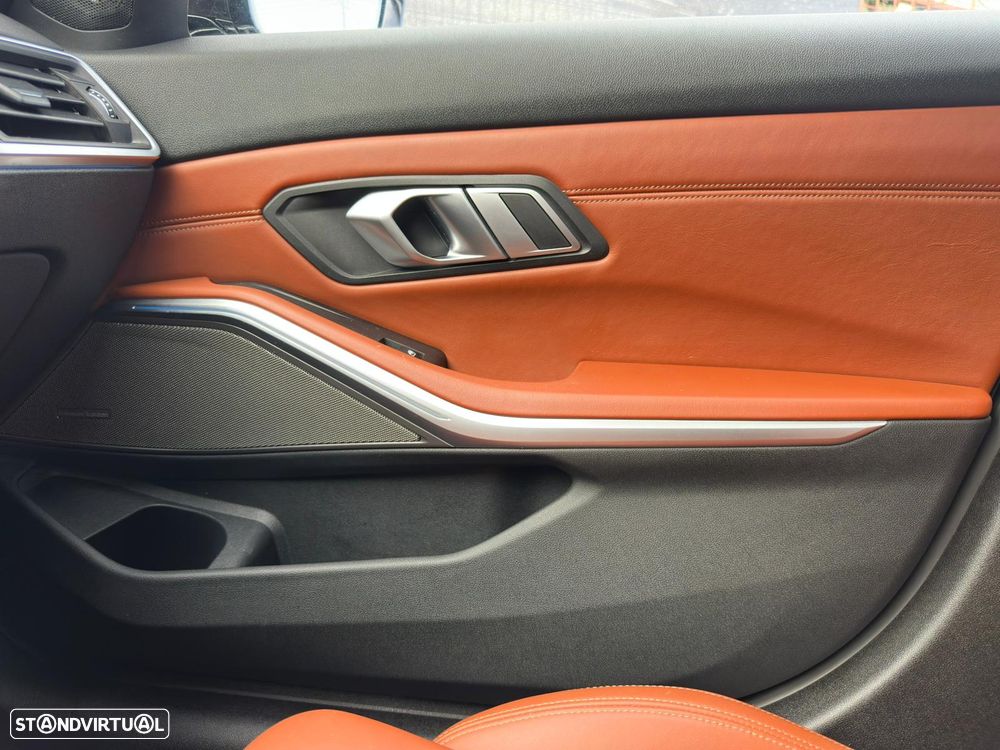 BMW 330 e Aut. Luxury Line - 19