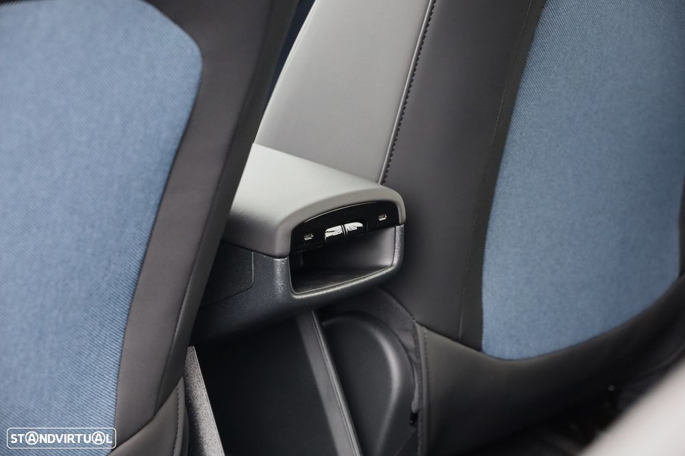 Volvo EX30 51 kWh Single Motor Black Edition - 16