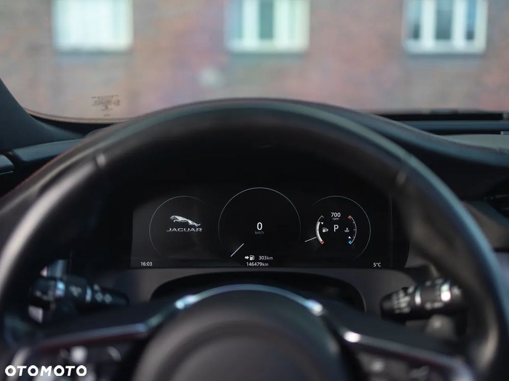 Jaguar XF - 25