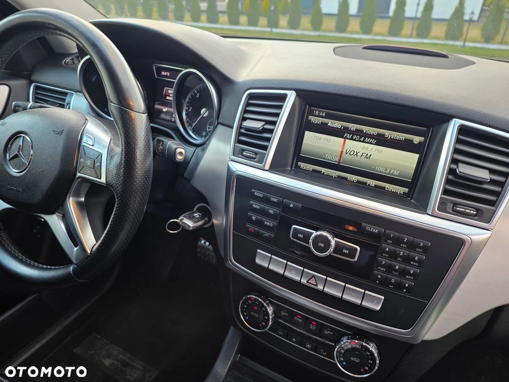 Mercedes-Benz ML - 14