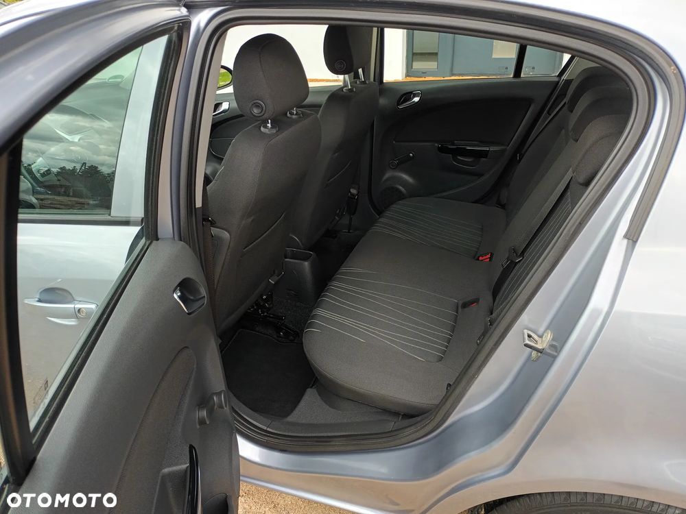 Opel Corsa 1.2 16V Essentia - 22