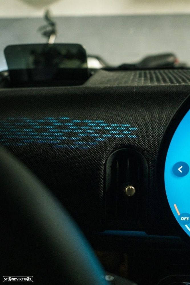 MINI 3 Portas Cooper C Essential - 37