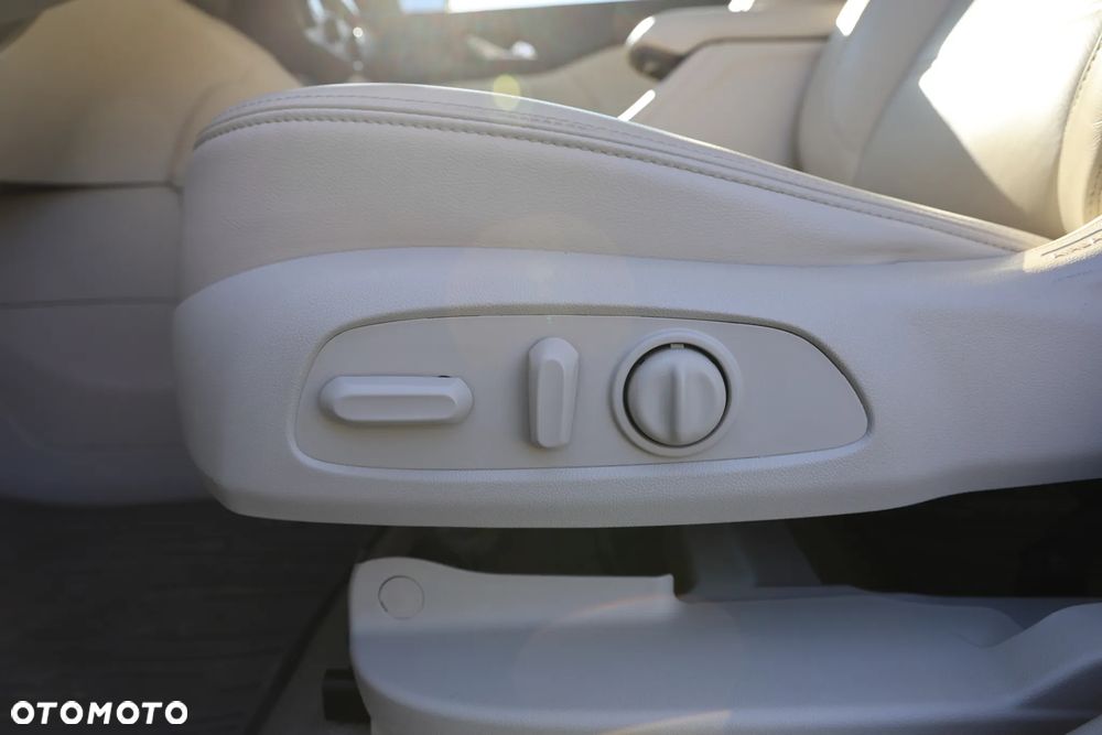 GMC Acadia - 33
