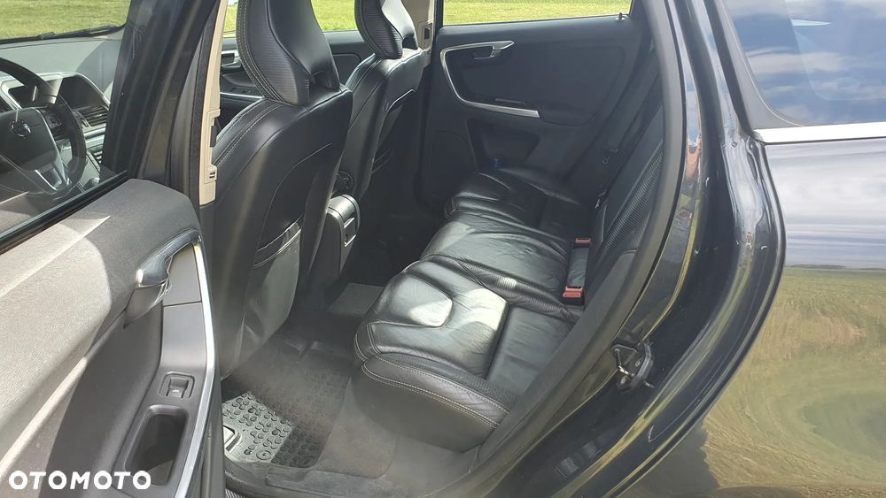Volvo XC 60 D4 AWD Geartronic RDesign - 13