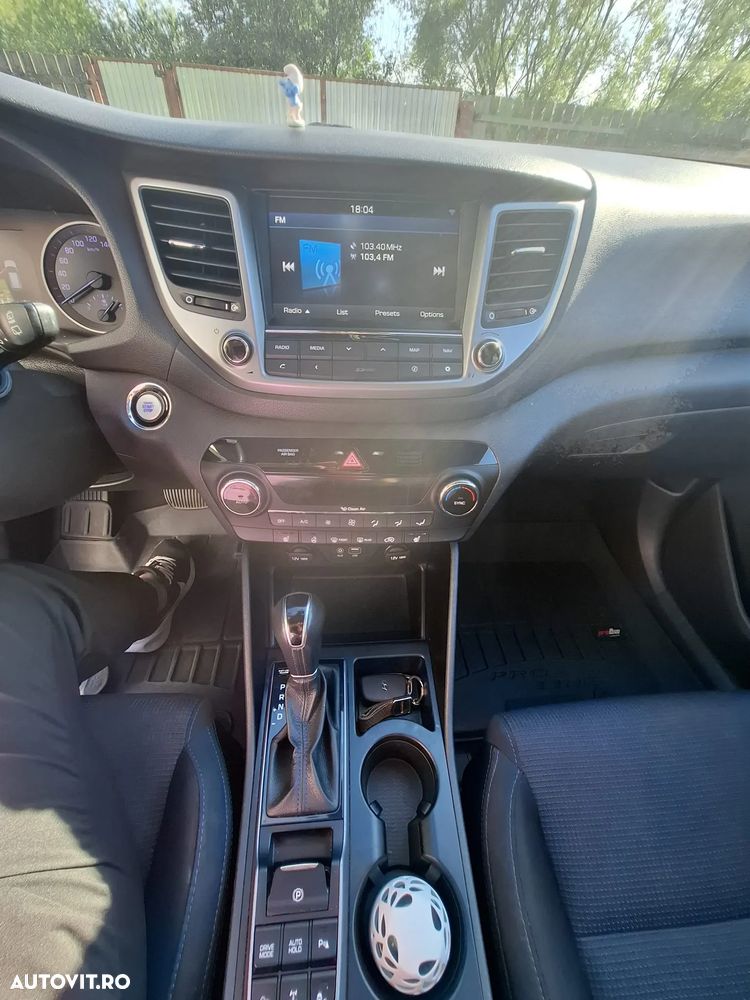 Hyundai Tucson 2.0 CRDI 4WD 6AT Premium+ - 27