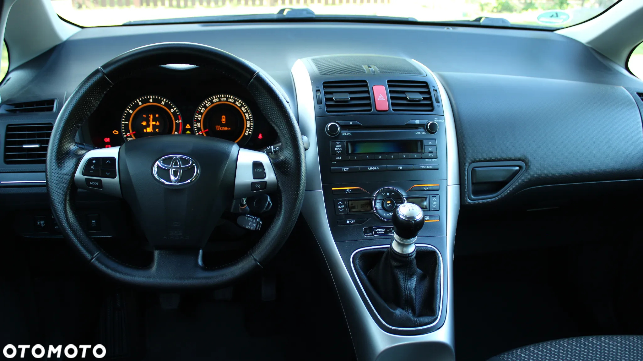 Toyota Auris 1.6 Premium - 31