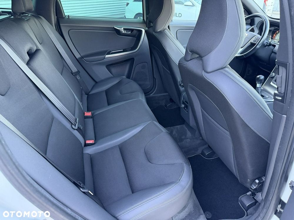 Volvo XC 60 D4 Momentum - 18