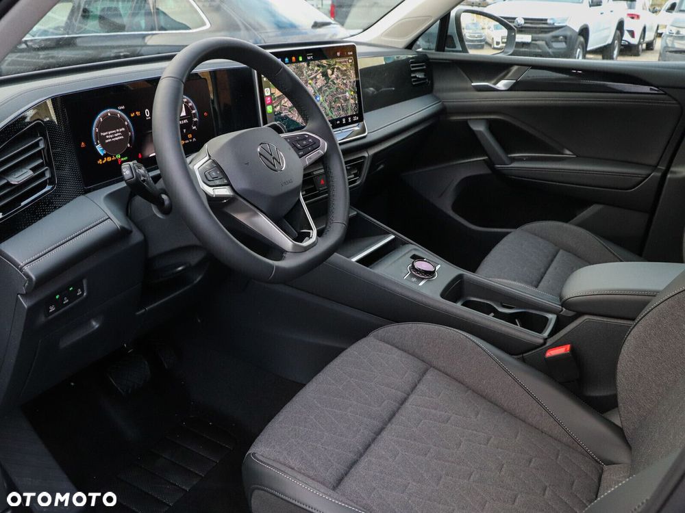 Volkswagen Tiguan - 11