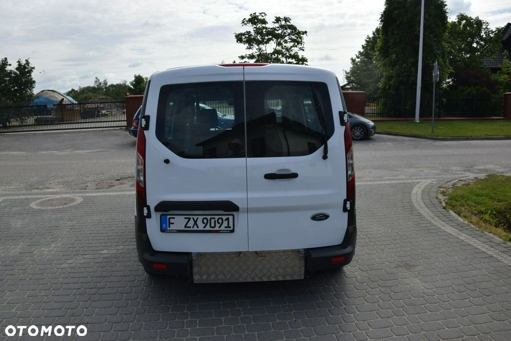 Ford Tourneo Connect Grand - 13