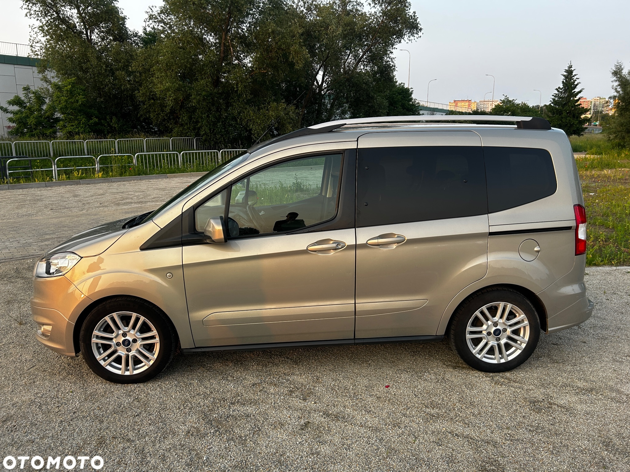 Ford Tourneo Courier 1.5 TDCi Trend - 5