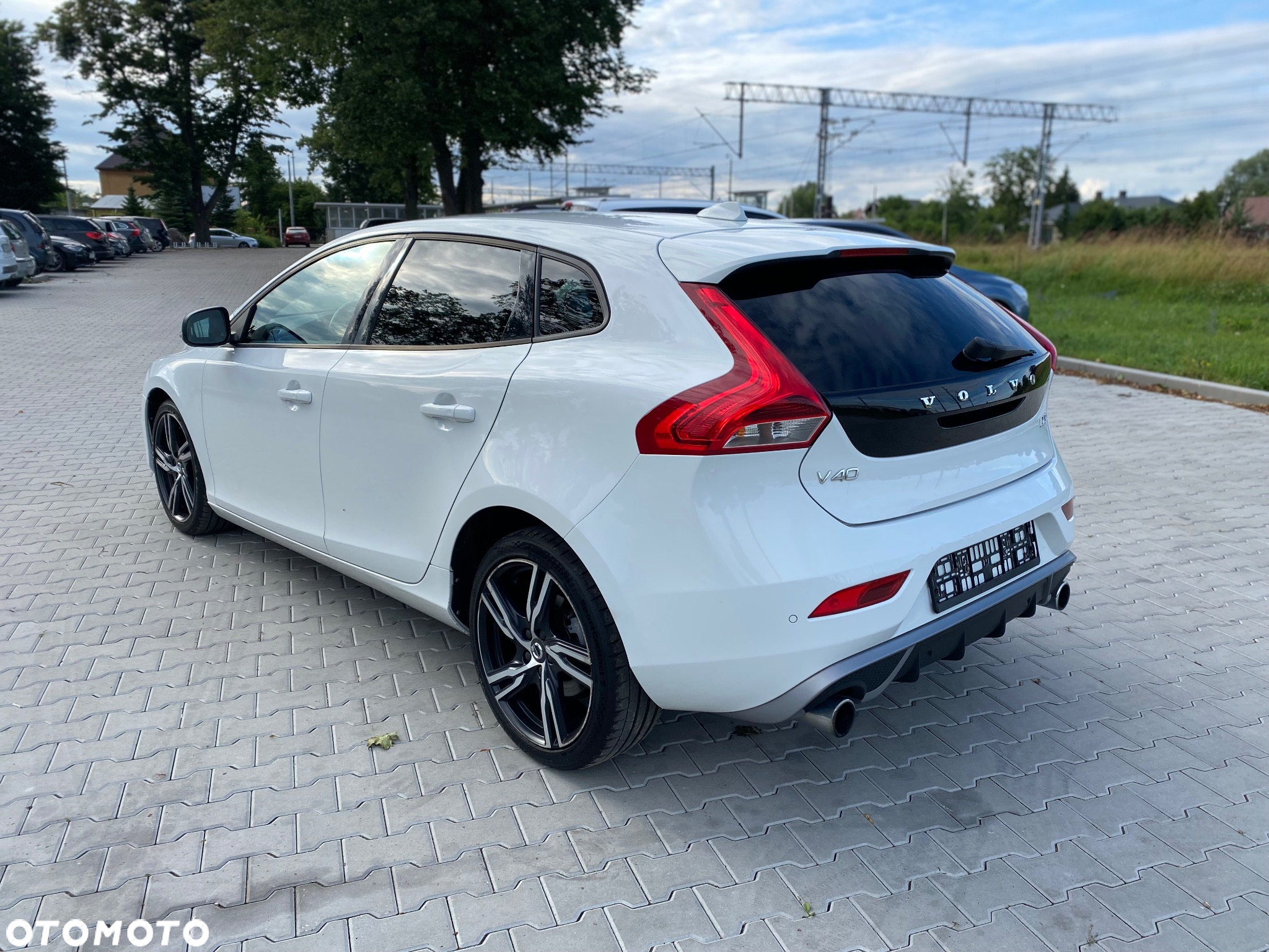 Volvo V40 D2 Drive-E SCR R-Design Momentum - 5