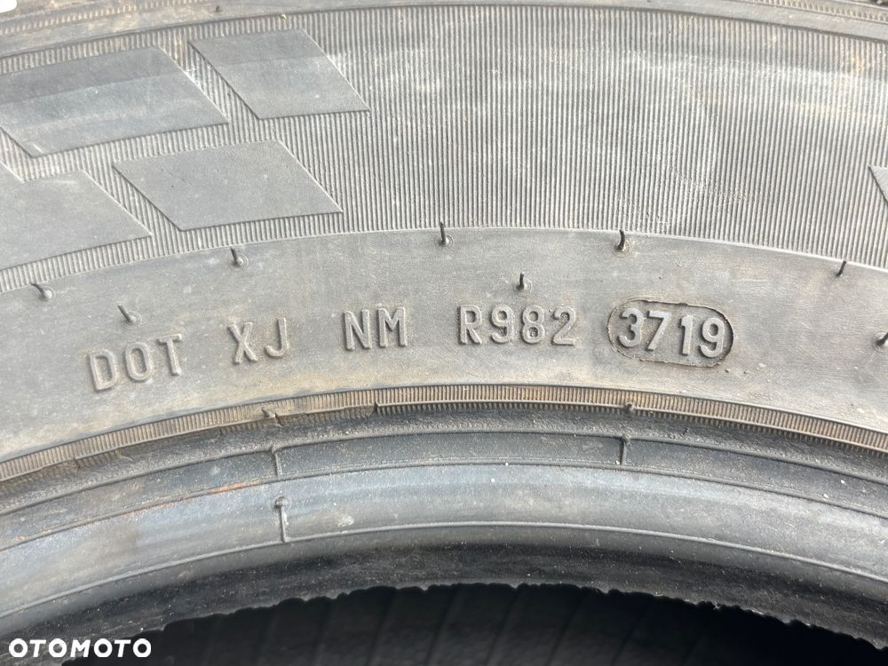 4x Opony zimowe Pirelli Carrier Winter | 215/65 R16 | Zima | 7 mm - 6