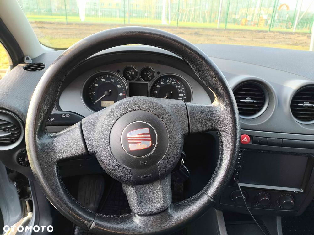 Seat Ibiza SC 1.4 16V Reference - 11