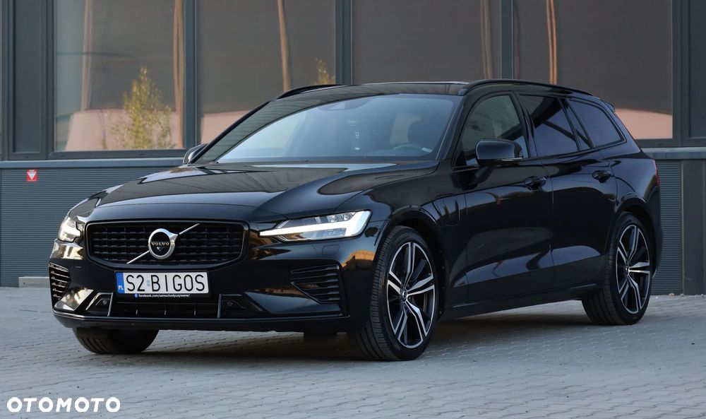 Volvo V60 T8 AWD Twin Engine Geartronic R-Design - 36