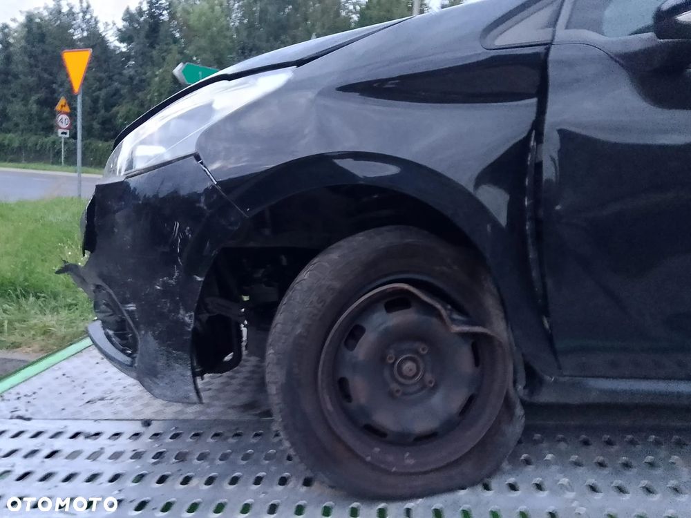 Peugeot 208 1.2 PureTech Style - 6