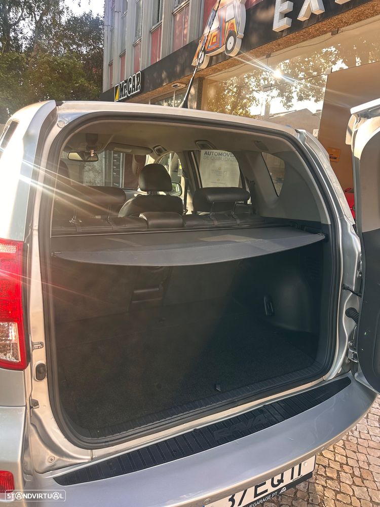 Toyota RAV4 2.2 D-4D X NAVI+RF+BM - 7