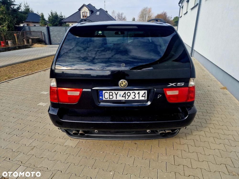 BMW X5 4.4i - 5