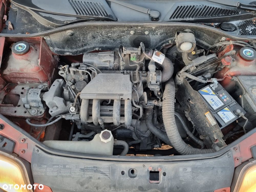Renault Clio - 11