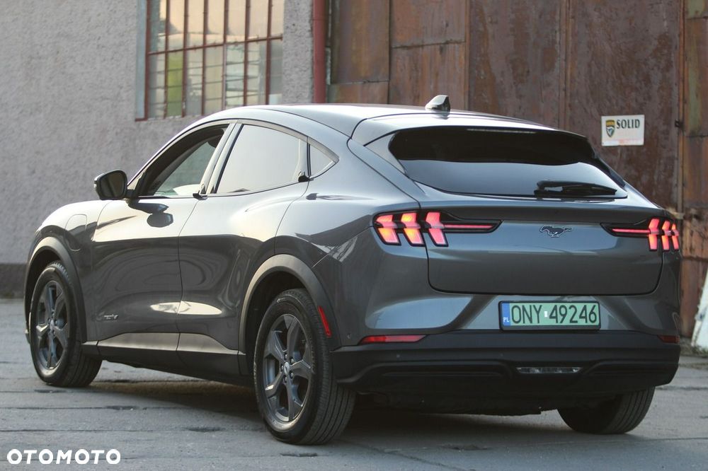 Ford Mustang Mach-E - 35