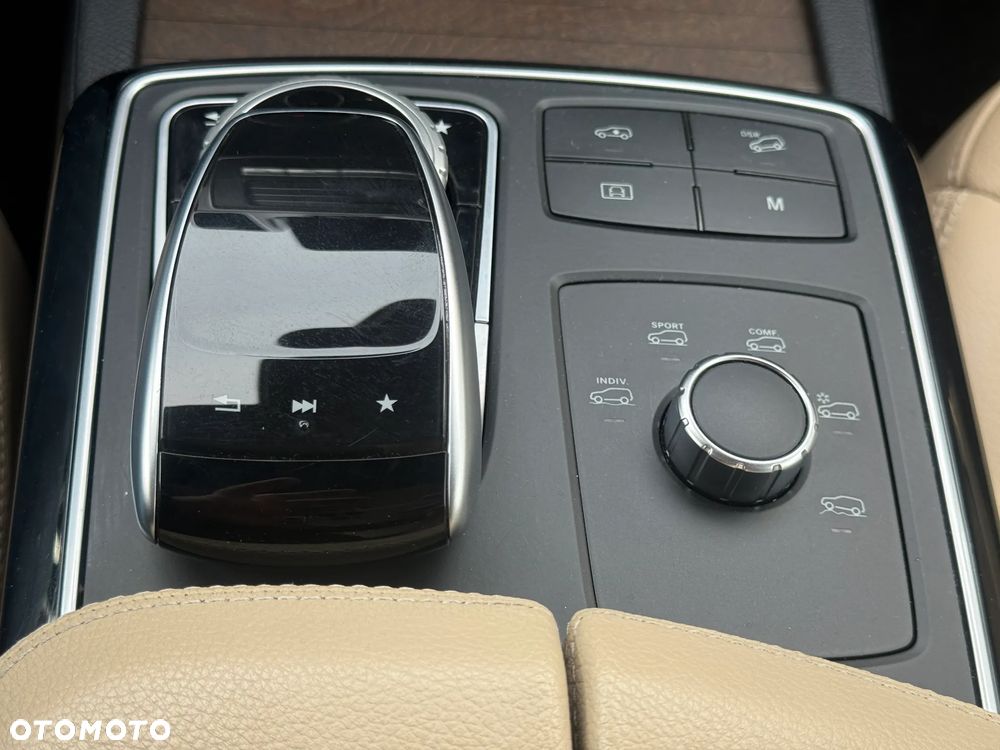 Mercedes-Benz GLS 350 d 4-Matic - 25