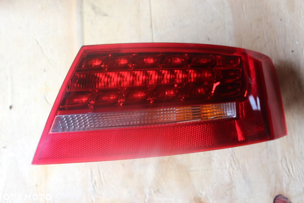 LAMPA TYLNA PRAWA AUDI A5 SPORTBACK LIFT 8T8945096D 2014 - 2