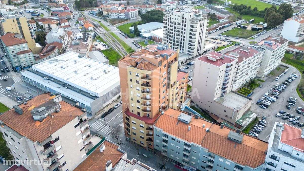 T3 Renovado no Centro de São João da Madeira - Grande imagem: 2/38