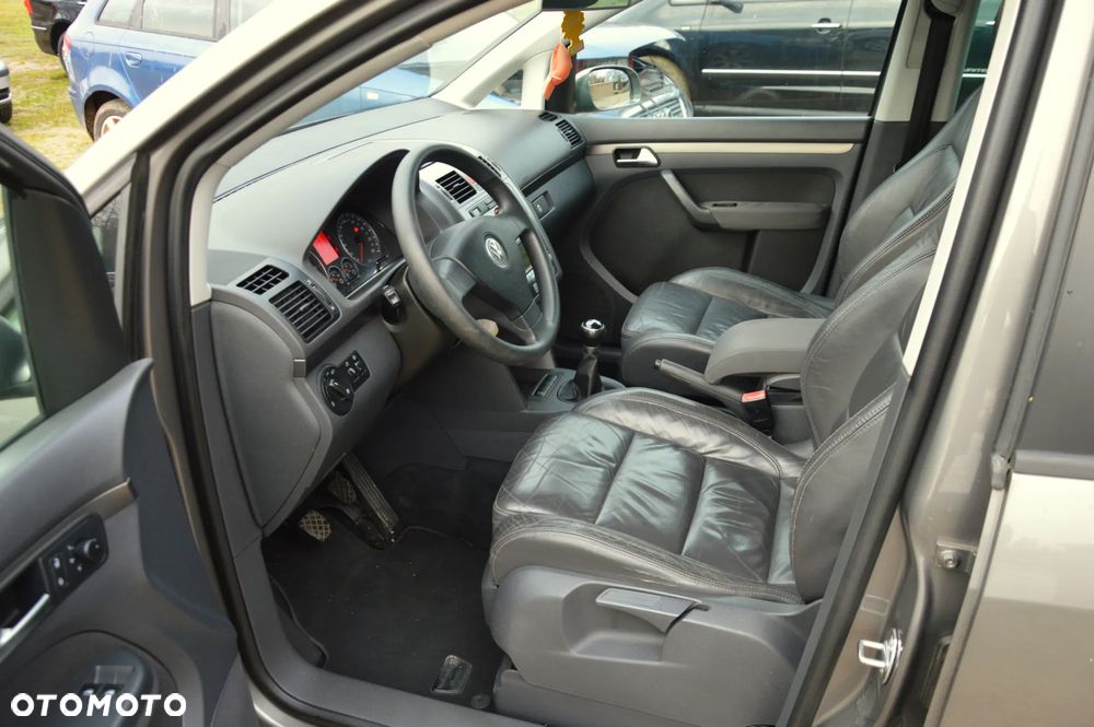 Volkswagen Touran 1.9 TDI Highline - 21