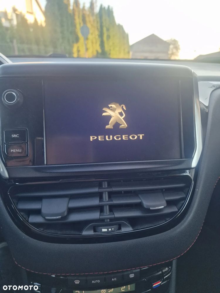 Peugeot 208 THP STOP & START GTi by Sport - 32