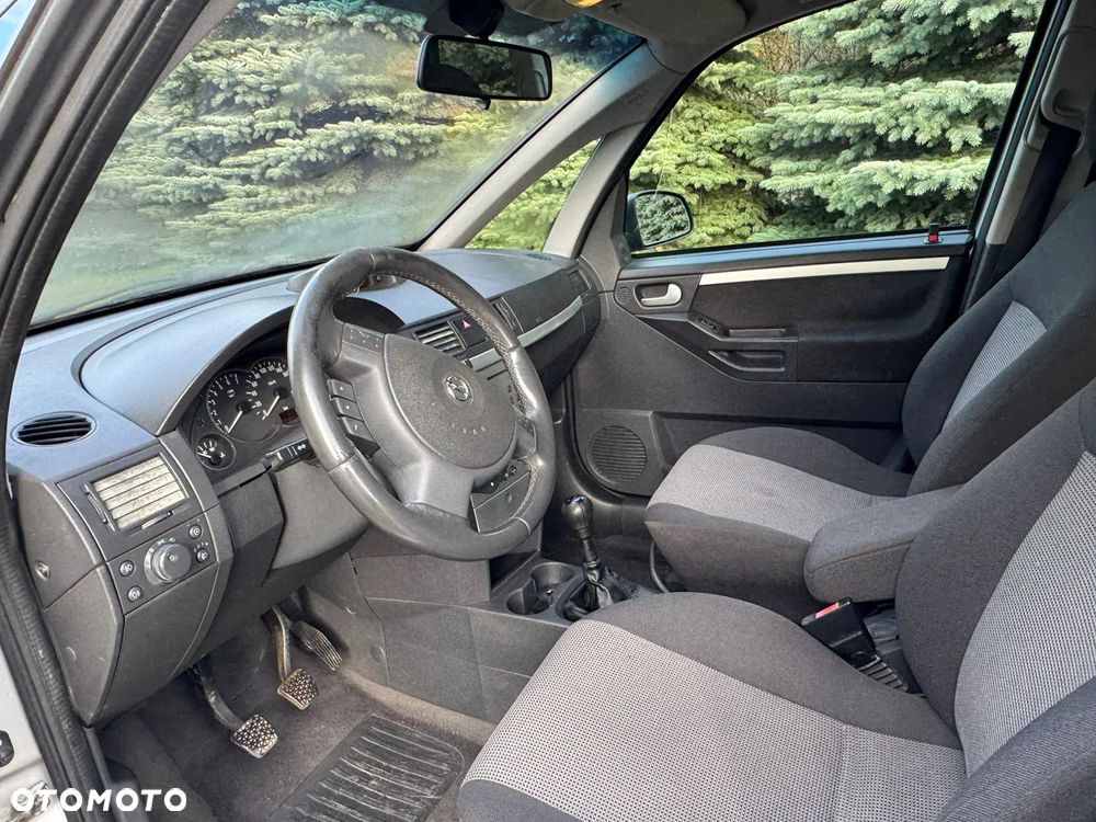 Opel Meriva 1.8 16V (Essentia) - 12