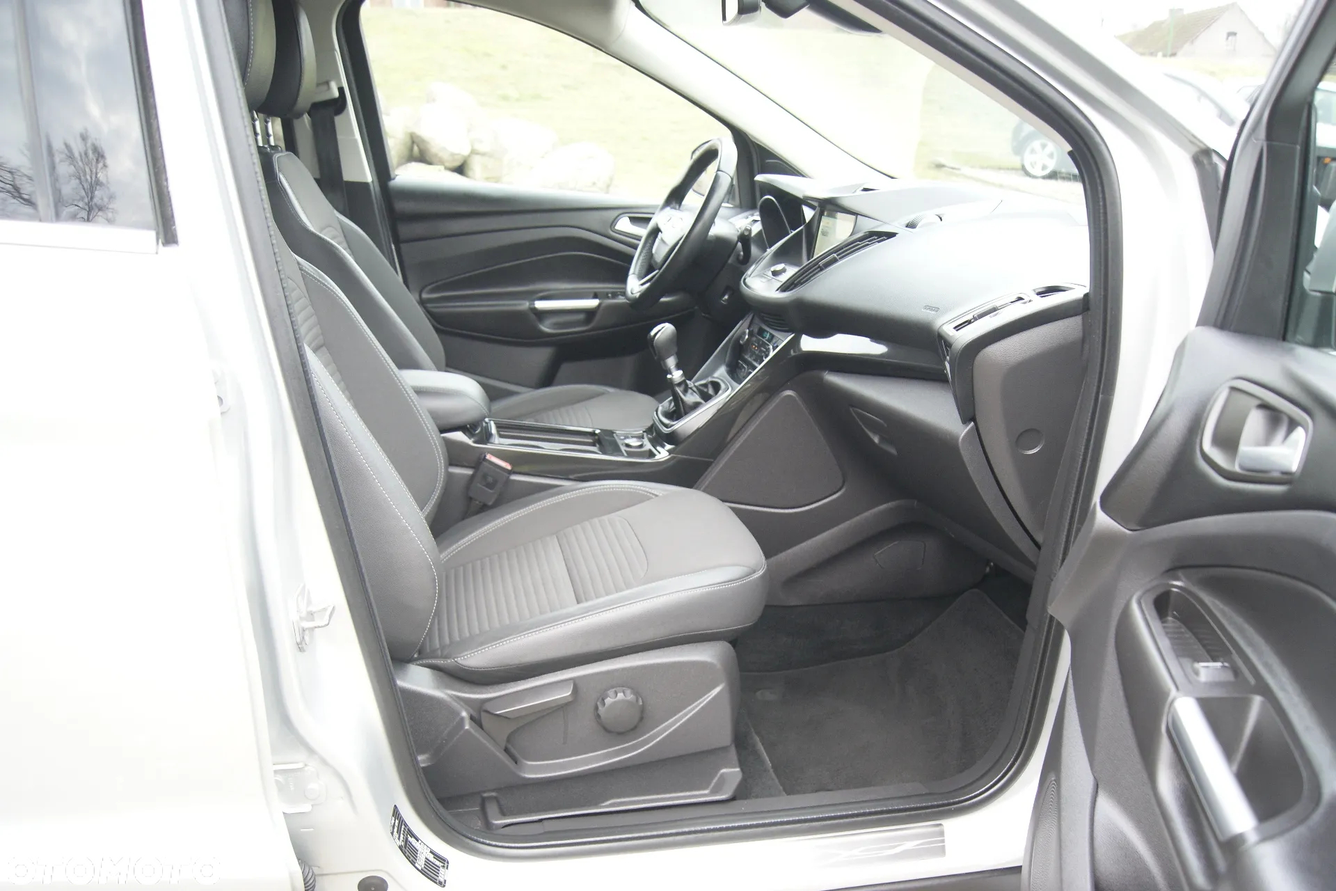 Ford Kuga - 17