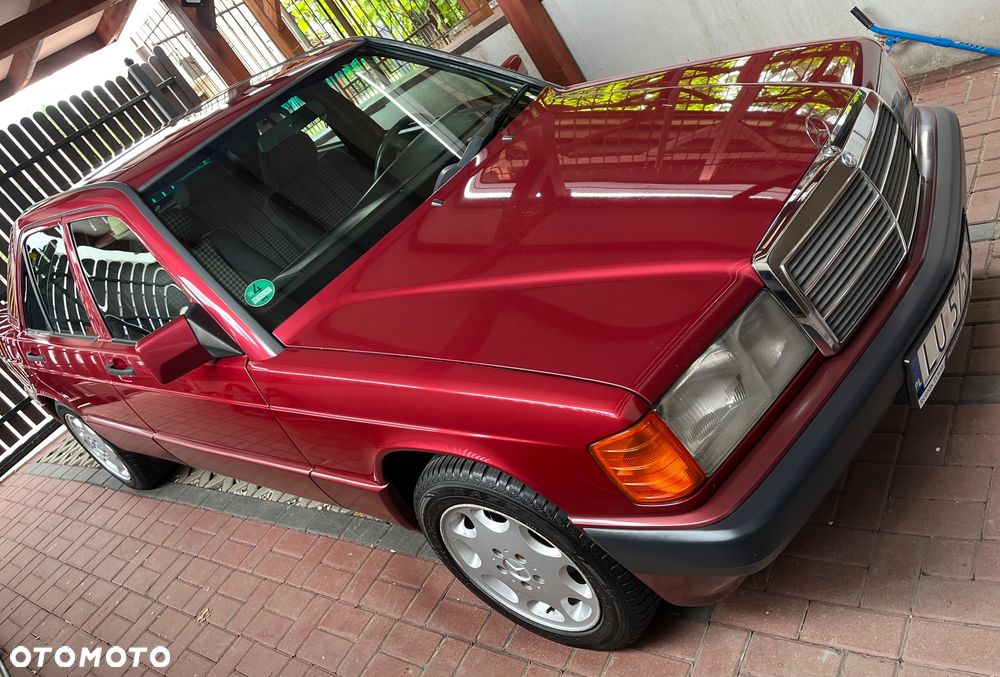 Mercedes-Benz W201 (190) - 1