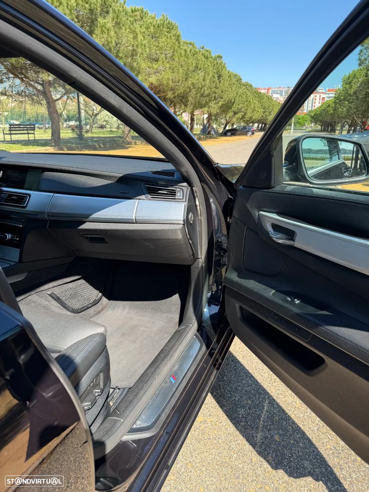 BMW 740 d Pack M - 38