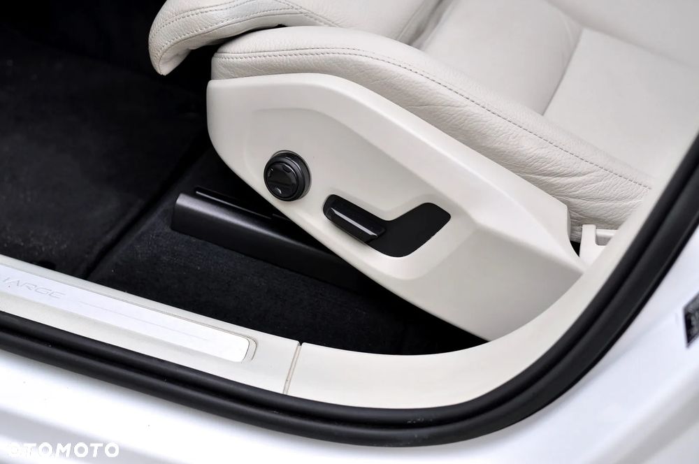 Volvo XC 60 T6 AWD Plug-In Hybrid Inscription - 15