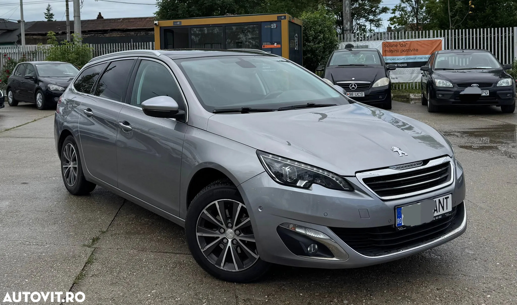 Peugeot 308 1.2 L PureTech Turbo Allure - 2