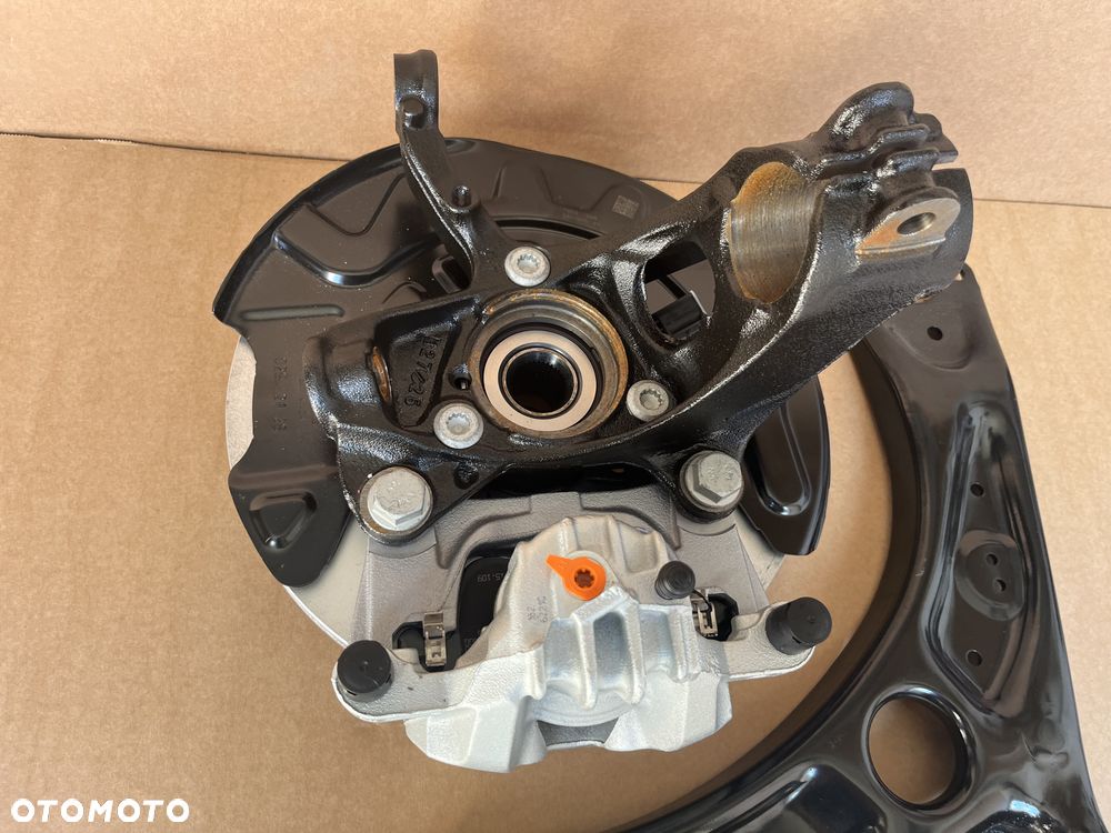 WAHACZ PIASTA ZWROTNICA VW CADDY 2K7 GOLF 8 FORD CONNECT TOURNEO MK3 LEWA - 2