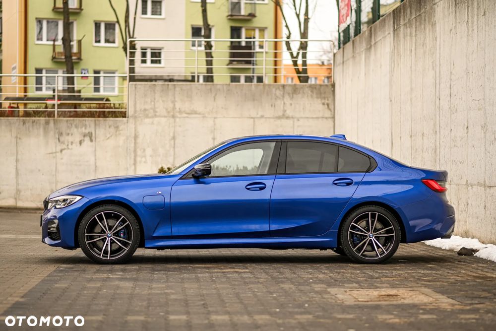 BMW Seria 3 330e M Sport - 9