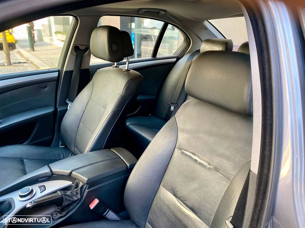 BMW 520 d Executive - 12