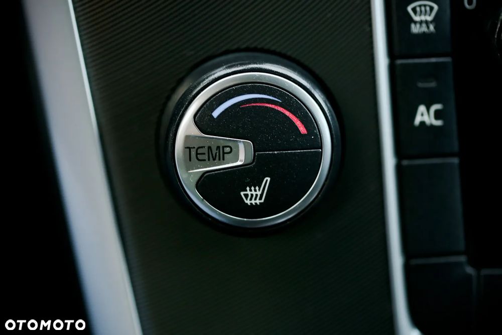 Volvo XC 60 DRIVe R Design - 32