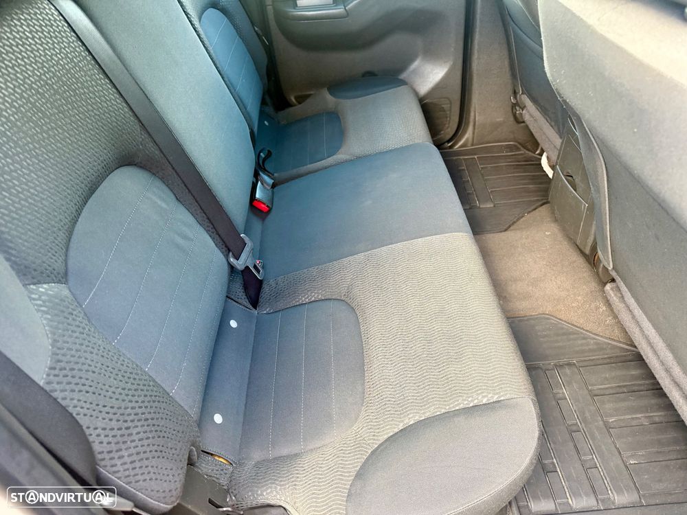 Nissan Navara 2.5 dCi CD XE Comfort +Convenience - 22