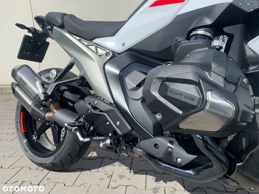 BMW RS - 13