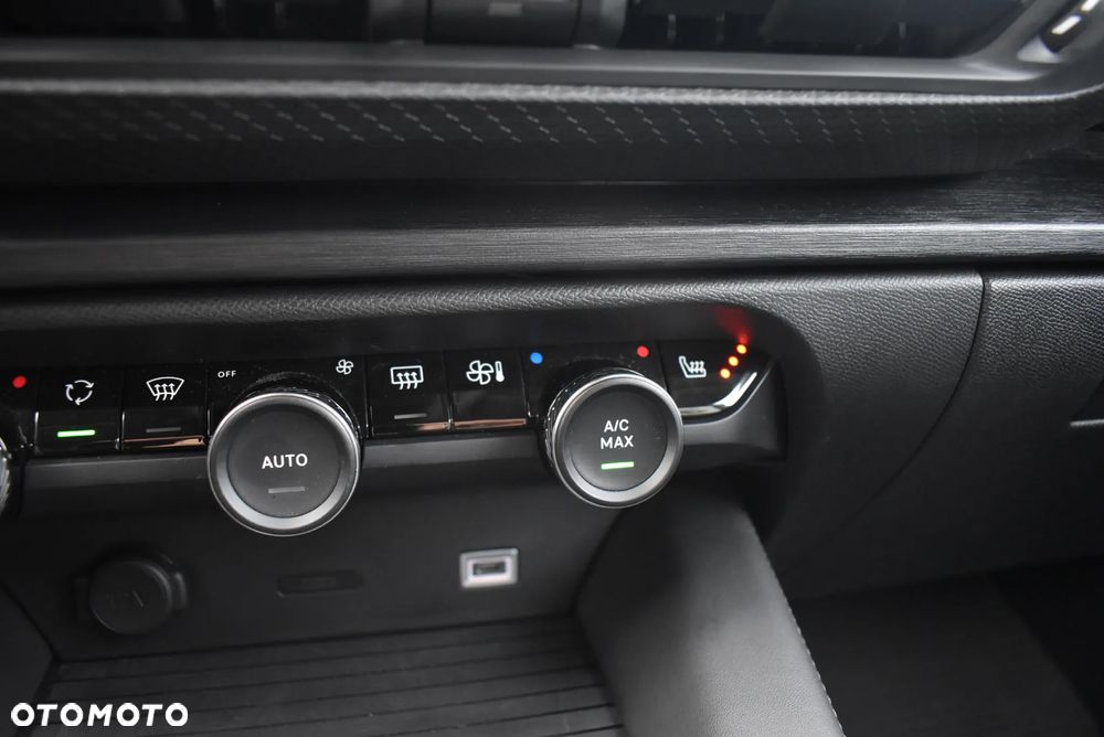 Citroën C5X 1.6 PureTech Shine EAT8 - 32